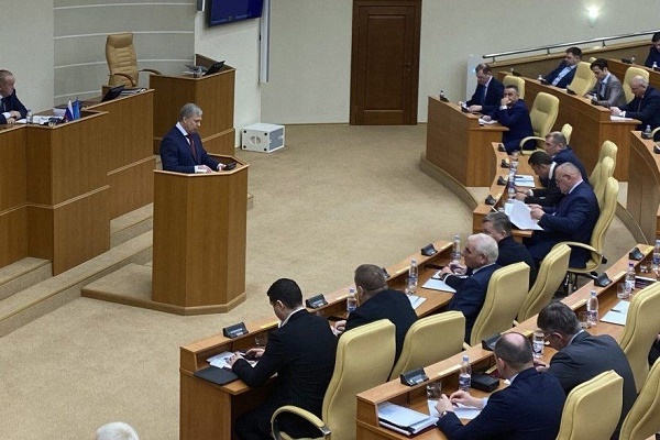Все - «за», Володарский – «против». Ульяновские депутаты приняли бюджет-2023